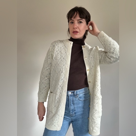 Vintage 1960s Sidney Gould cardigan sweater with iridescent buttons. Size medium - Picture 6 of 11